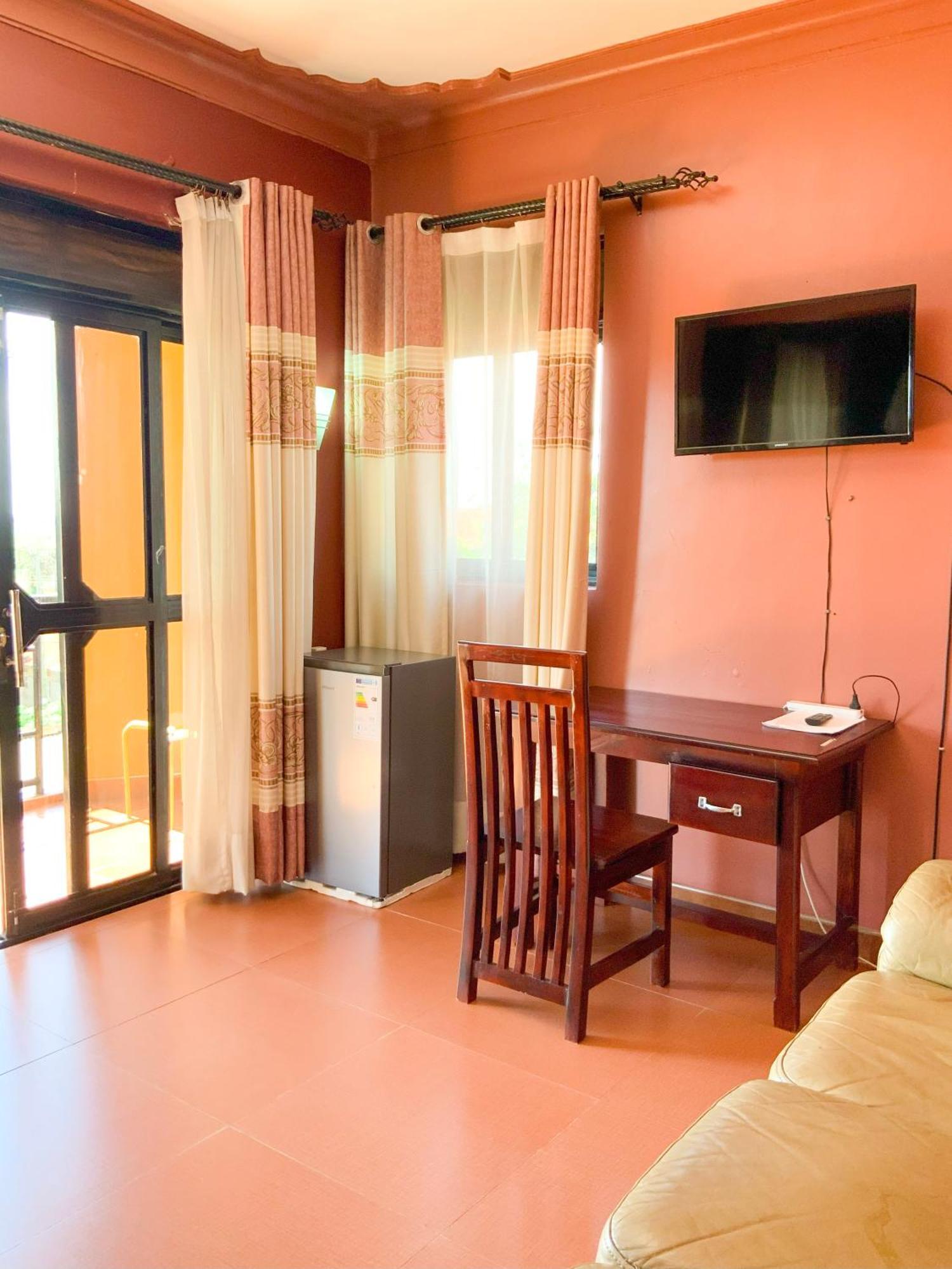 Hendo Hotel Энтеббе Экстерьер фото