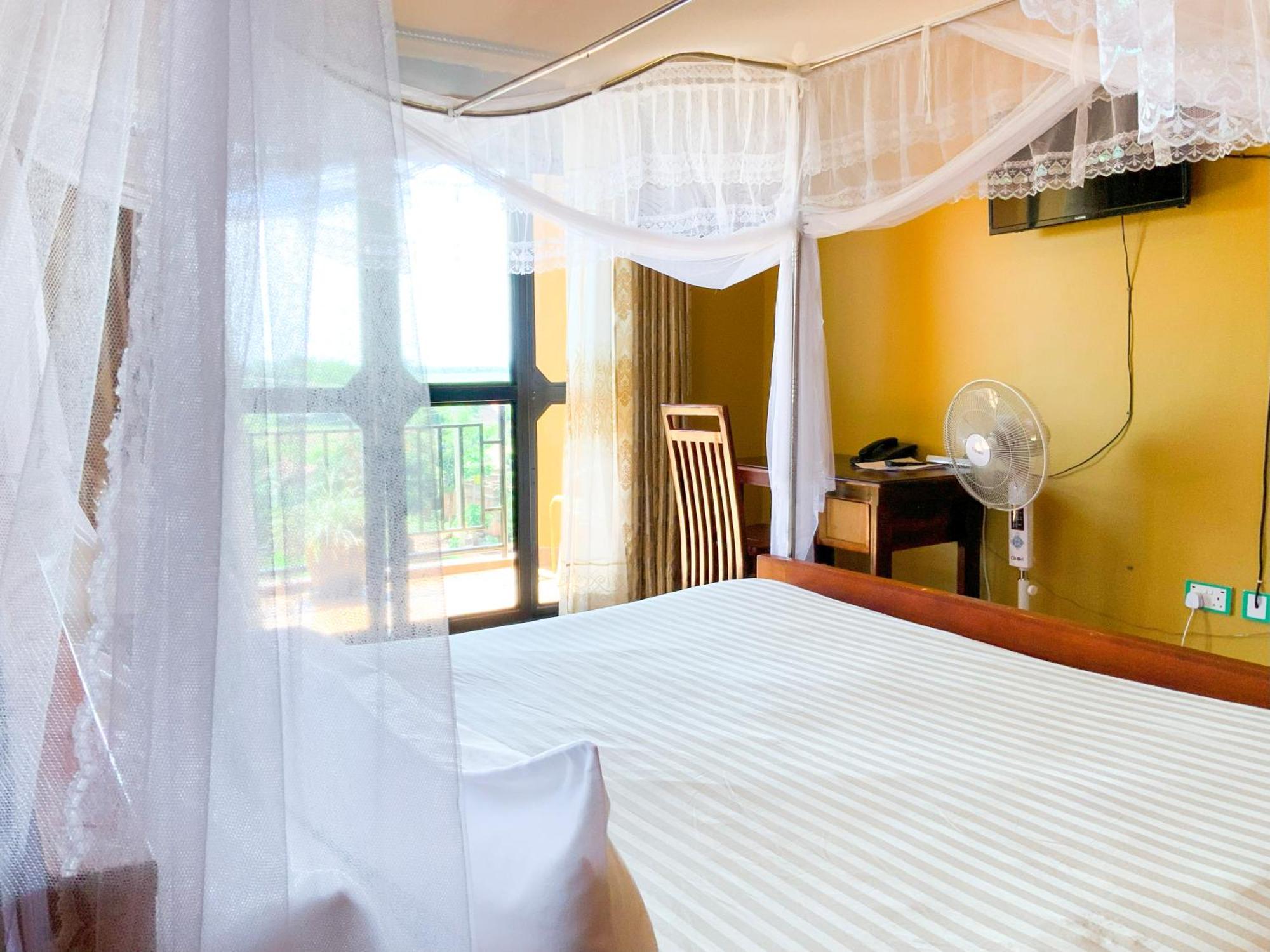 Hendo Hotel Энтеббе Экстерьер фото