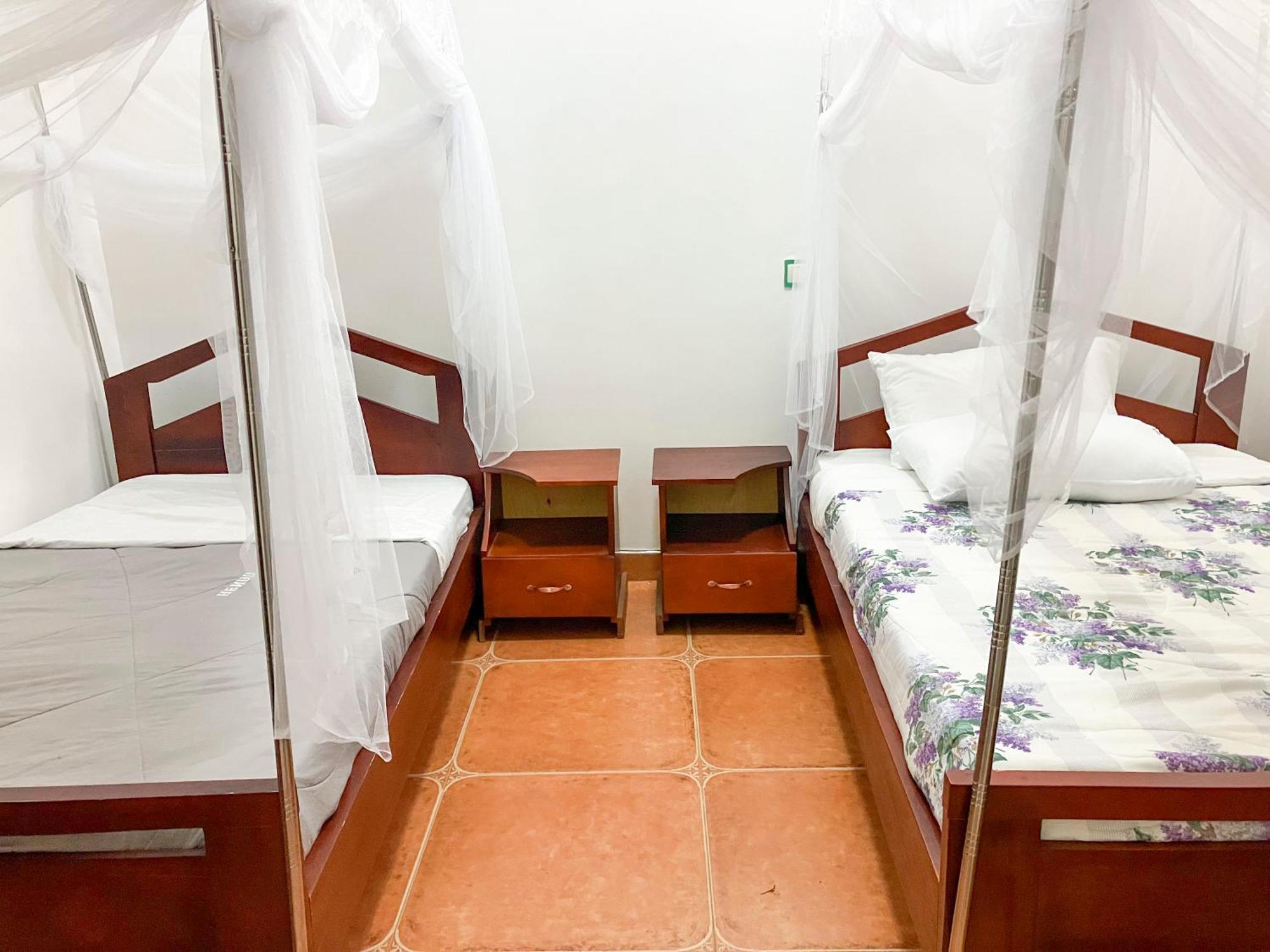 Hendo Hotel Энтеббе Экстерьер фото