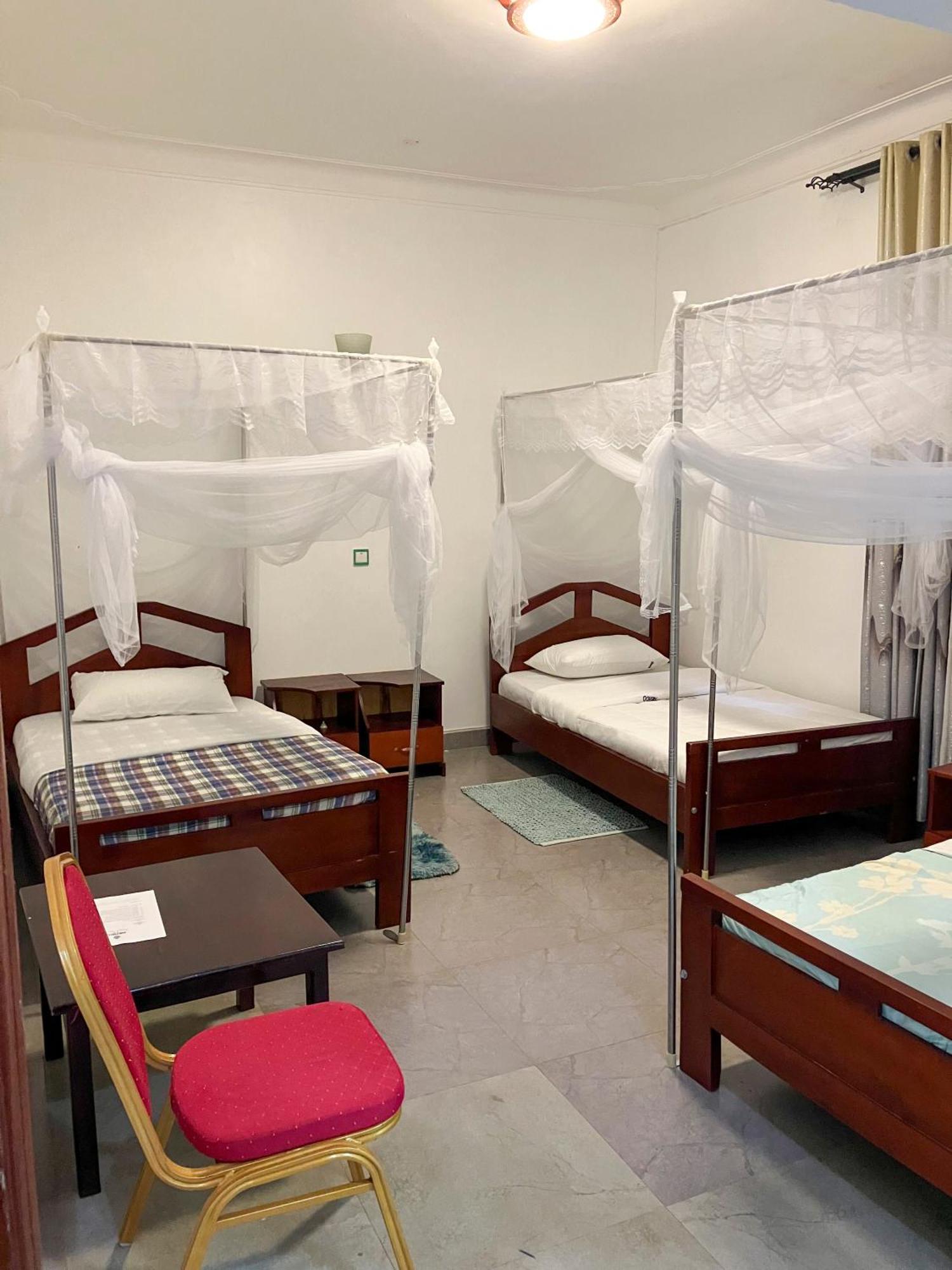 Hendo Hotel Энтеббе Экстерьер фото